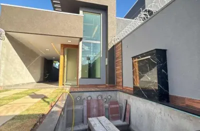 Casa com suíte, piscina aquecida e área gourmet em aparecida