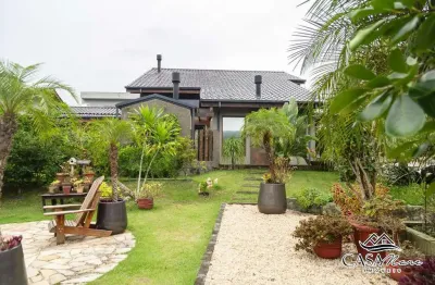 Casa em condomínio fechado com 3 quartos à venda na rua pixinguinha, 5025, saco grande, florianópolis por r$ 4.800.000