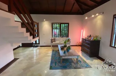 Casa com 4 quartos à venda na rua itapuã, 26, itacorubi, florianópolis por r$ 1.980.000