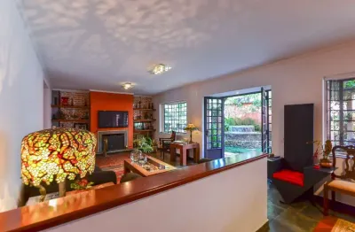 Sobrado para venda em Jardim Morumbi com 4 quartos, sendo 2 suítes , 386m²