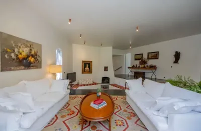 Casa para venda em Real Parque com 4 quartos, sendo 2 suítes , 295m²