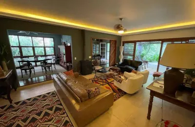 Casa para venda em Real Parque com 2 quartos, sendo 2 suítes , 293m²