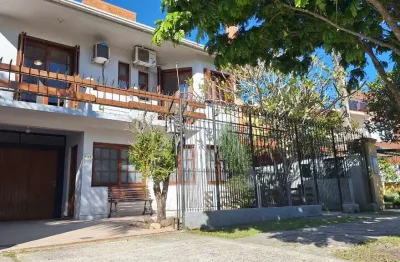 Casa com 4 quartos à venda na professor carlos henrique nogueira, 621, centro, pelotas por r$ 850.000