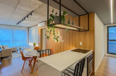 Novo, mobiliado e decorado. ap de 2 dormitórios com vaga e depósito.