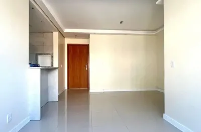 Apartamento três quartos com duas vagas no menino deus