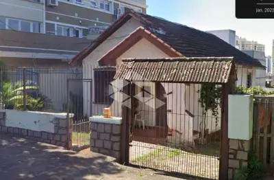 Casa com 3 quartos à venda na Rua Juruá, 156, Passo da Areia, Porto Alegre