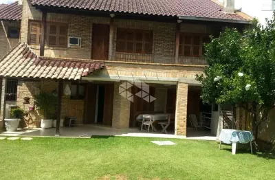 Casa no bairro jardim itu, com 5 dormitórios sendo 2 suítes, 5 vagas.