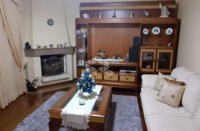 Casa com 4 quartos e 4 vaags de garagem no bairro jerdim planalto