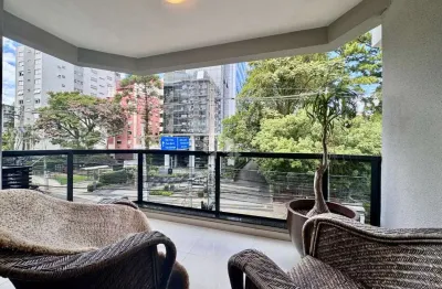 Apartamento com três quartos e duas vagas no mont serrat