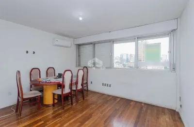 Apartamento com três quartos, vaga e linda vista, no bairro auxiliadora