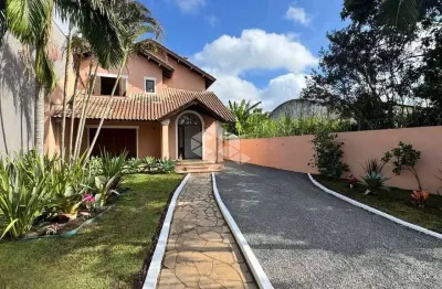 Casa com quatro suítes e pátio incrível, no bairro vila nova