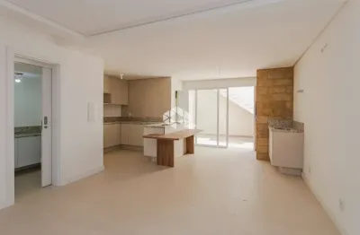 Descubra o lar ideal para a sua família, neste sobrado com três suítes