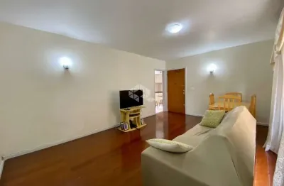 Apartamento com 02 dormitórios e 01 vaga com 89m² no menino deus.
