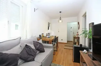 Cobertura na carlos von koseritz, 2 dormitórios, 1 vaga garagem