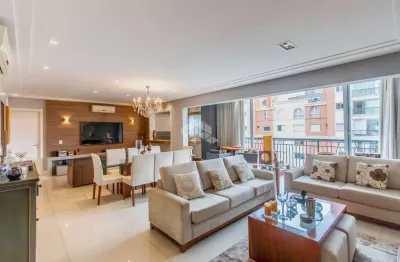 Apartamento com 4 quartos à venda na Avenida Túlio de Rose, 330, Jardim Europa, Porto Alegre