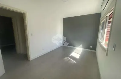 Apartamento 1 dormitório com sacada e garagem  para venda no bairro Moinhos de Vento em Porto Alegre