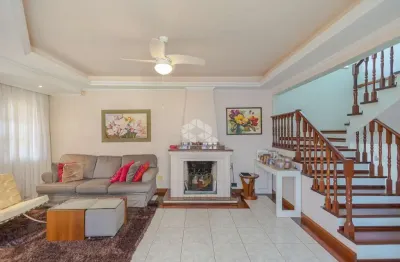 Espaço, Conforto e Localização Privilegiada - Casa com Vista, Frente Norte e a 50m do Bourbon Ipiranga!