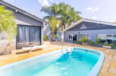 Casa com 3 dormitórios, 2 suítes e 3 vagas no bairro jardim planalto em porto alegre-rs!