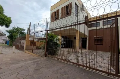 Depósito/pavilhão  com 200m²a uma quadra da assis brasil