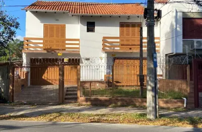 Casa com 3 quartos à venda na Rua Bogotá, 515, Jardim Lindóia, Porto Alegre