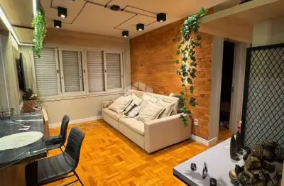 Apartamento todo reformado, com 2 dormitórios, 1 vaga de garagem, próximo a avenida dona adda mascarenha de moraes