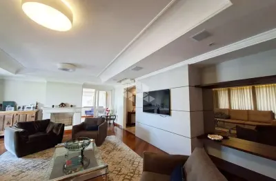 Um apartamento por andar. 374m² de puro luxo no coração do mont?serrat