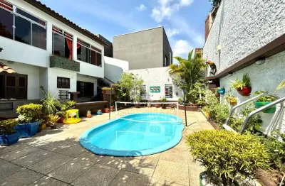 Casa térrea de 3 dormitórios, 1 suíte master, piscina, 3 vagas no Jardim Algarve em Alvorada.
