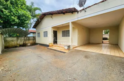 Área 636m² - casa 4 quartos, laje, quintal + barracão - st leste universitário