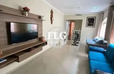 Casa com 5 quartos à venda na Rua Uruçuca, 165, Vila Carrão, São Paulo por R$ 820.000