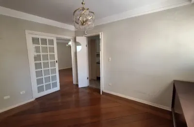 Apartamento central somente à venda ed. marques do herval, 3 dormitórios (com opção de 4) sendo uma suíte, 2 vagas de garagens.