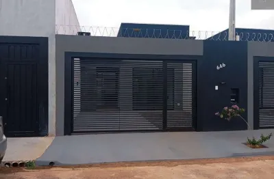 Casa à venda em Birigüi-SP, Residencial Acapulco: 2 quartos, 1 suíte, 2 salas, 2 banheiros, 2 vagas, 81m². Venha conhecer!