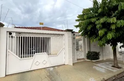 Casa com três quartos e suíte - jd. stábile em birigui