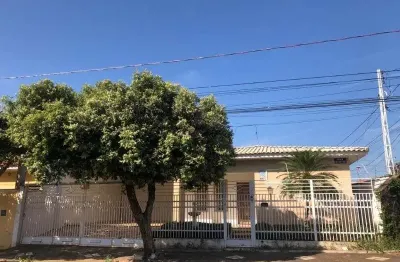 Imperdível! casa à venda em birigüi-sp, centro - 3 quartos, 1 suíte, 3 salas, 2 banheiros, 3 vagas de garagem, 190m².