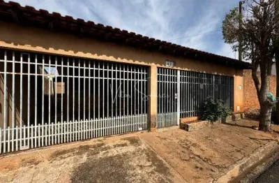 Casa a venda no bairro pedro marin berbel com terreno de 250m² e 176m² de construção.