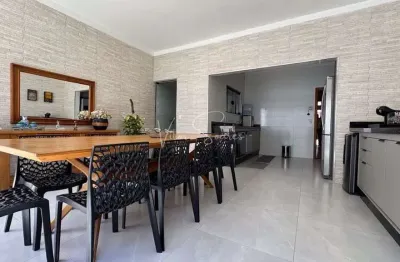 Casa de alto padrão em condomínio no residencial veneza em birigüi-sp: 3 quartos, 2 suítes, 2 salas, 3 banheiros, 2 vagas, 180m².