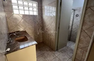 Casa comercial à venda em birigüi-sp, centro: 3 quartos, 2 salas, 2 banheiros, 1 vaga de garagem!