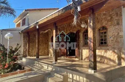 Casa com 3 dormitórios sendo 1 suíte à venda, 200 m² por r$ 640.000 - jardim américa - taubaté/sp