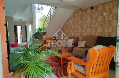 Sobrado com 4 dormitórios (1 suite) à venda, 293 m² por R$ 890.000 - Centro - Taubaté/SP