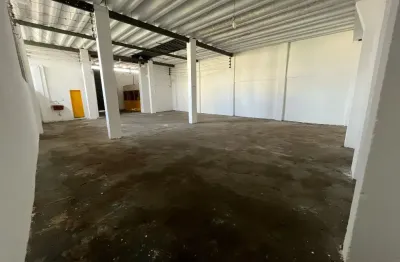 Barracão / Galpão / Depósito com 2 salas para alugar na Rua Oscar Soares, 177, Juscelino, Mesquita