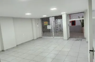 Loja no center iguaçu - centro comercial - totalmente reformada