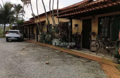 Casa à venda em condomínio no bairro ogiva em cabo frio.
