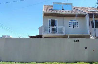 Sobrado/Triplex com 3 Quartos e Suíte Master Aconchegante na Melhor Localização de Pinhais!