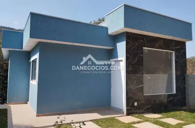 Casa à venda em terra preta com 3 dormitórios, apto para financiamento !