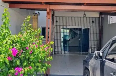 Casa com 3 quartos à venda na Rua Dracena, Centro, Eusébio