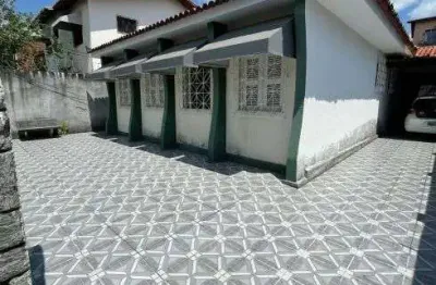 Casa com 4 quartos à venda na Rua Conegundes Rodrigues, Montese, Fortaleza