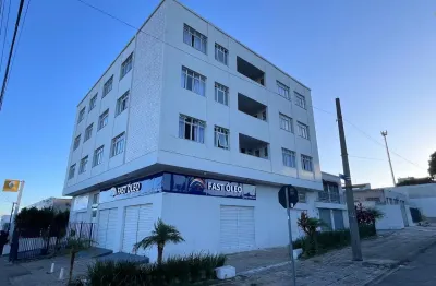 Apartamento ensolarado em ótima localização, 2 quartos, sala, cozinha