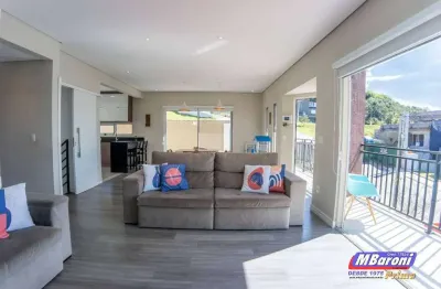 Casa em condomínio para venda com 3 quartos, sendo 1 suíte, 360m²