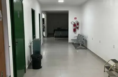 Sala comercial com 8 salas para alugar na Rua Macarani, Jardim Presidente Dutra, Guarulhos