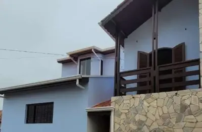 Excelente imóvel em nazaré paulista-sp, no centro da cidade com 03 quartos, sendo 02 suítes!!