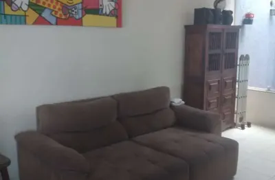 Casa térrea com 3 quartos e 1 suíte em um bairro tranquilo e familiar!